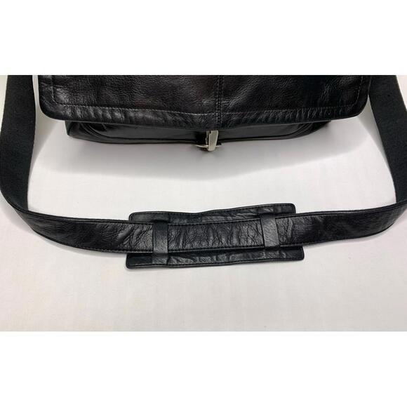 Levenger Black Large Leather Flap Messenger Commuter Bag P81 - Picture 6 of 15